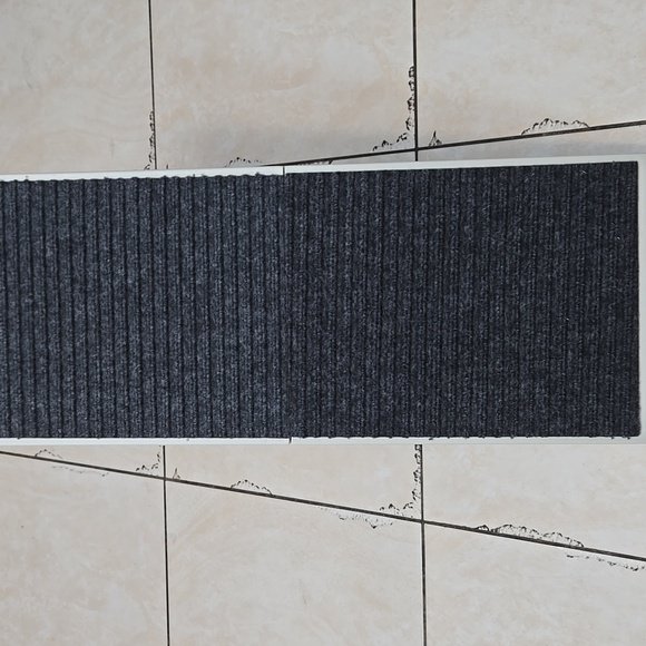 Gray Foldable Pet RAMP And Very Sturdy, Brand New - Picture 5 of 9